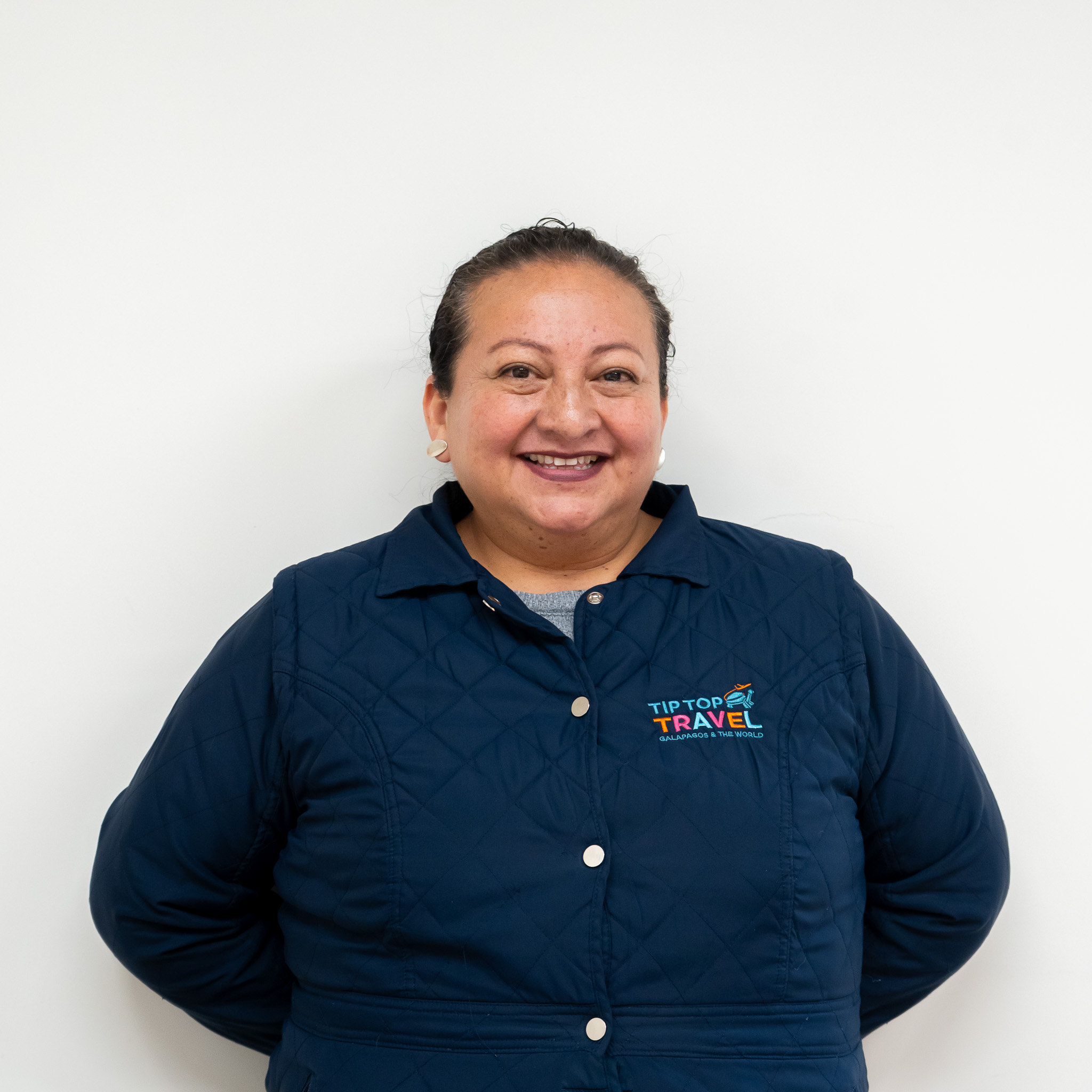 paulina-constante-galapagos-sales-executive